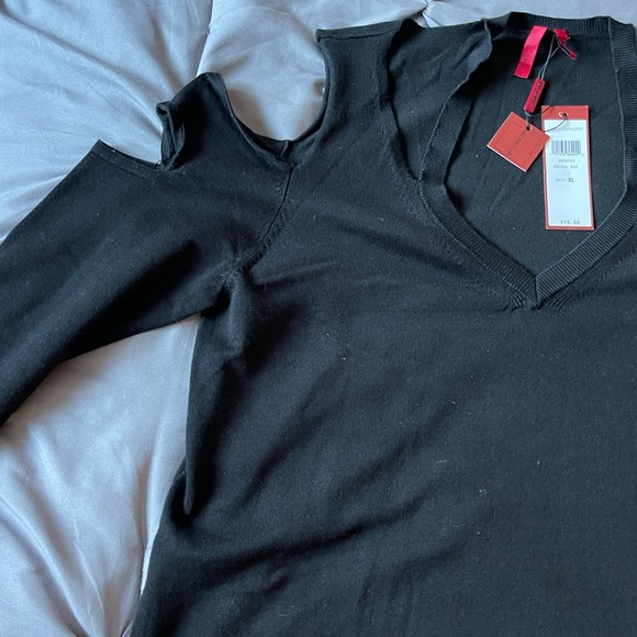 Cold shoulder sweater - Picture 6 of 8